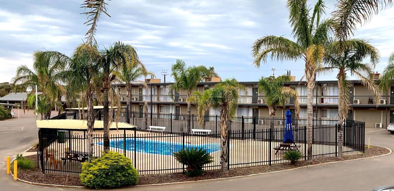 Westland Hotel Motel Whyalla Dış mekan fotoğraf